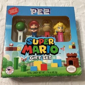 PEZ SUPER MARIO GIFT SET PLUS BONUS PEZ